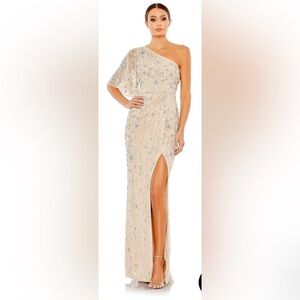 *Flawed- Mac Duggal 93635 NWT Short Sleeve Beaded Formal Gown